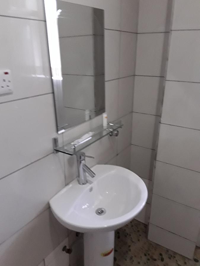Bizay Hotel Sunyani Екстериор снимка